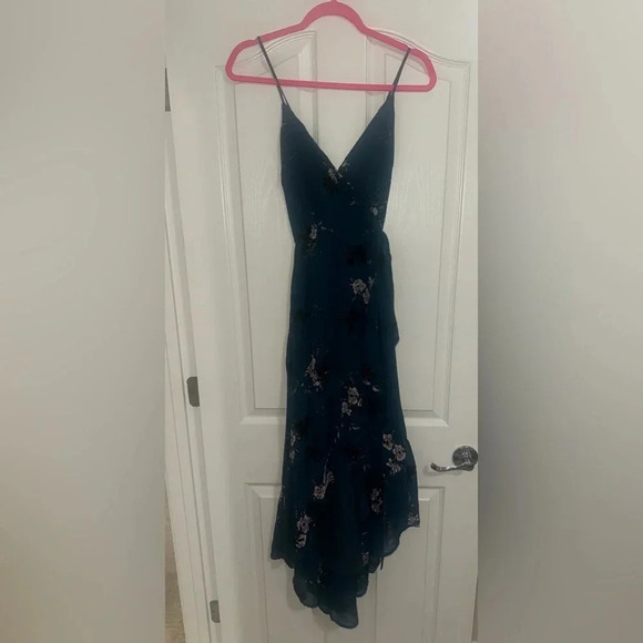 NWOT- Lulu’s Teal Blue Floral Print Ruffled High-Low
Dress.‎ Size Small. - Picture 1 of 10